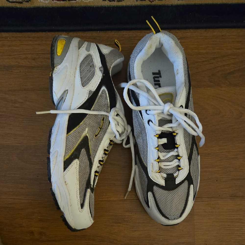 Turntec White Gray Black Lace Up Sneakers Athletic Shoes Lace Up size 10.5  EUC